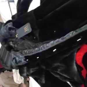 Elegant Black Cape for Timeless Style